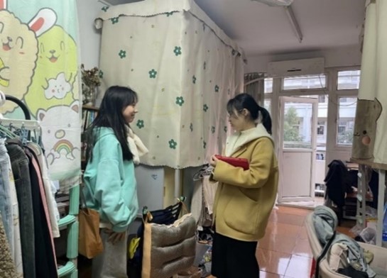 房间里的人们

低可信度描述已自动生成